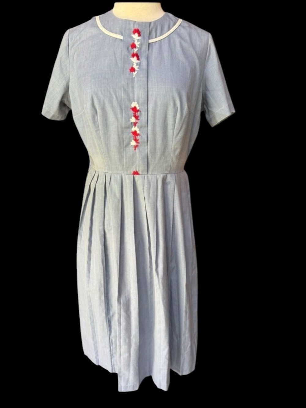 1950s Carol Brent Floral Embroidered Poly/Cotton Blend Day Dress